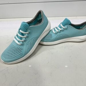 EUC Crocs LiteRide Pacer Sneakers